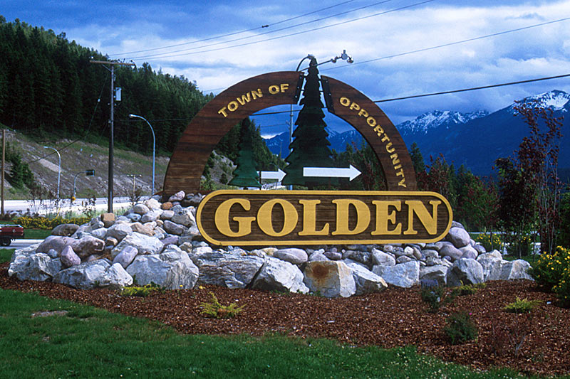 Golden-town-canada