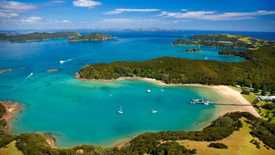Best-Things-To-Do-In-New-Zealand-Set-Sail-in-the-Bay-of-Islands