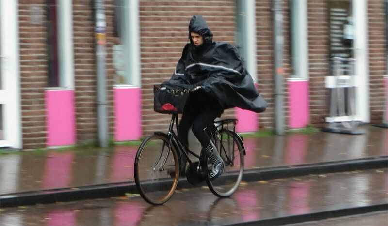 Cycling-rain-netherlands