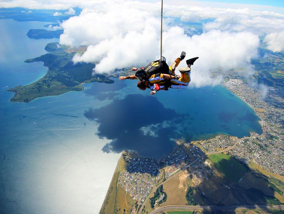 Skydiving-over-Lake-Taupo