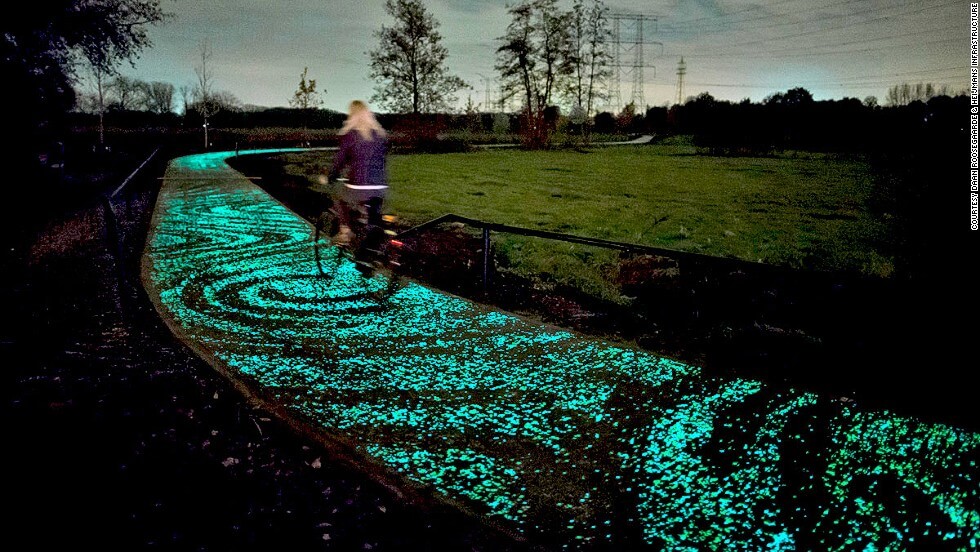 netherlands-Glowing-Bike-Path