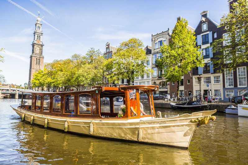Boat-Trips-In-Amsterdam