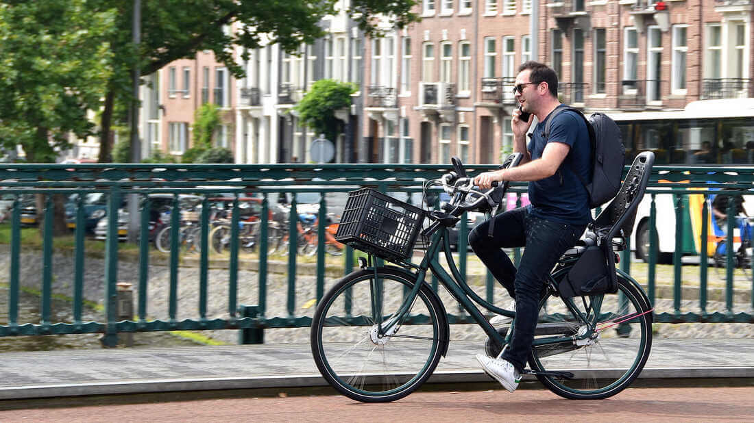 Amsterdam:-Why You-Can-No-Longer-Cycle-With-Your-Phone
