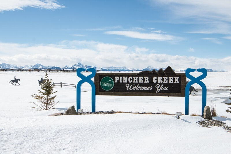 Pincher-Creek-town-Alberta-winter