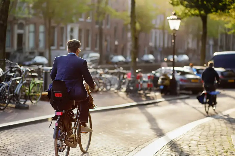5-Reasons-Why-Amsterdam-Works-So-Well-For-Bikes