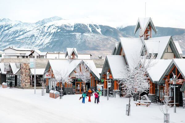 Jasper-town-Alberta-winter
