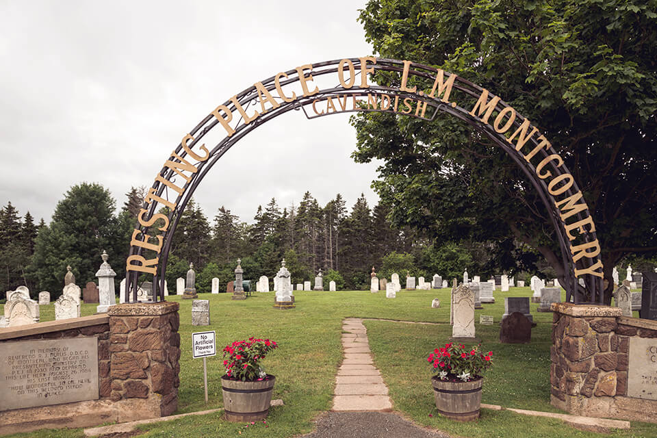 L.M.-Montgomery's-Grave