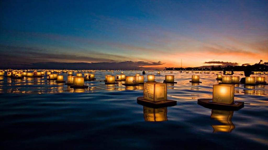 Visit-The-Wonderful-Floating-Lantern-Festival-In-Hawaii