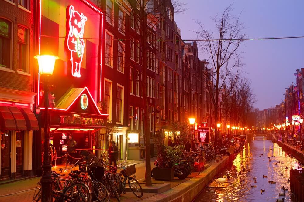 What-To-Expect-In-The-Amsterdam-Red-Light-District?