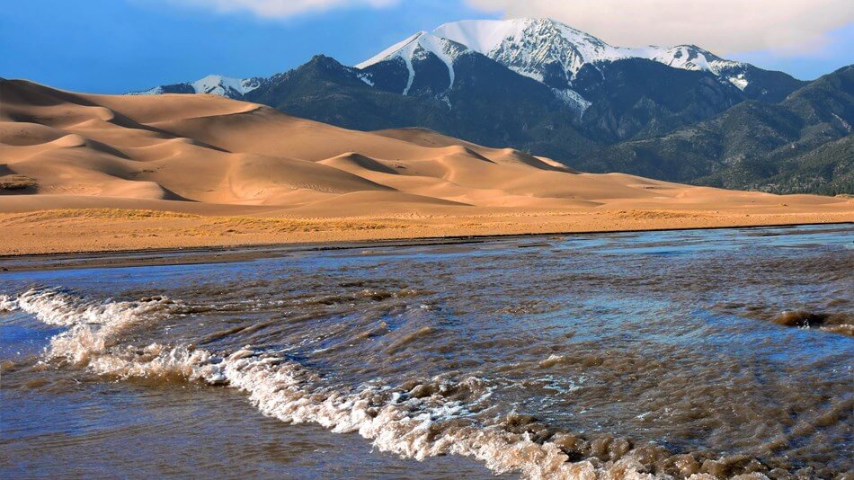 Rocky-Mountains-Massive-Sand-Dunes