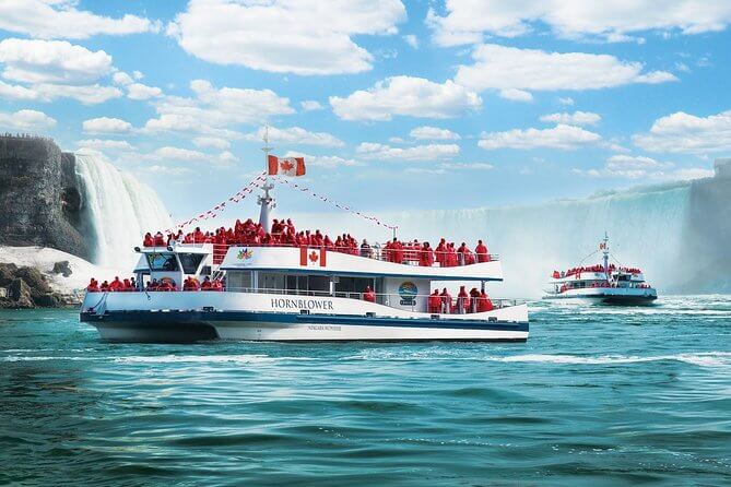 Boat-Tour-of-Niagara-Falls