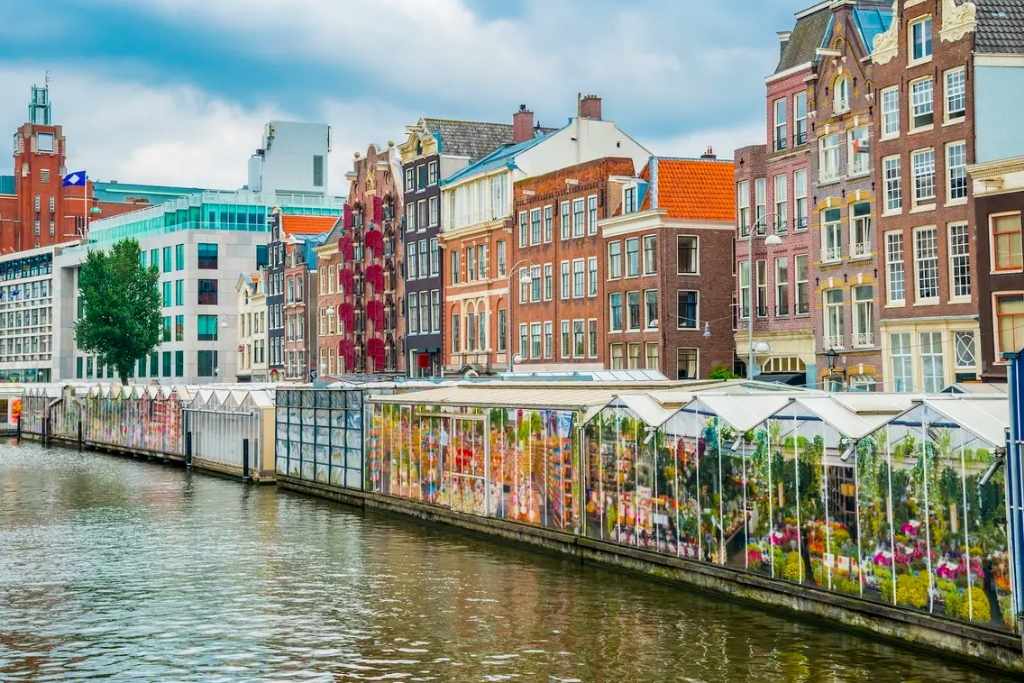 Bloemenmarkt-in-Amsterdam