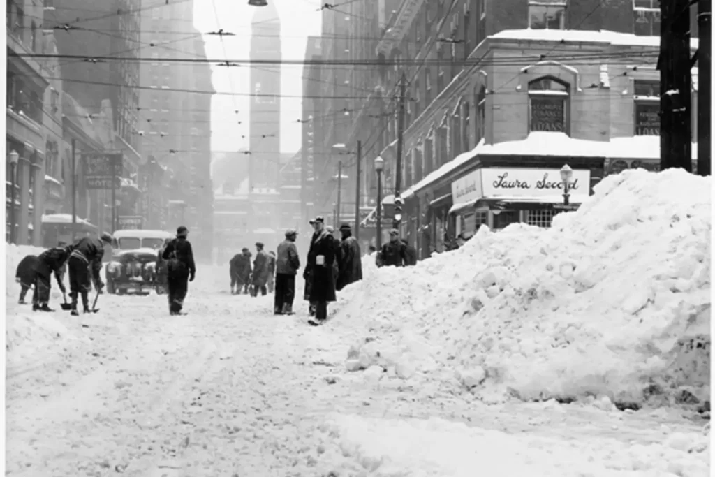 Snowstorm-Toronto-11th-of-December-1944