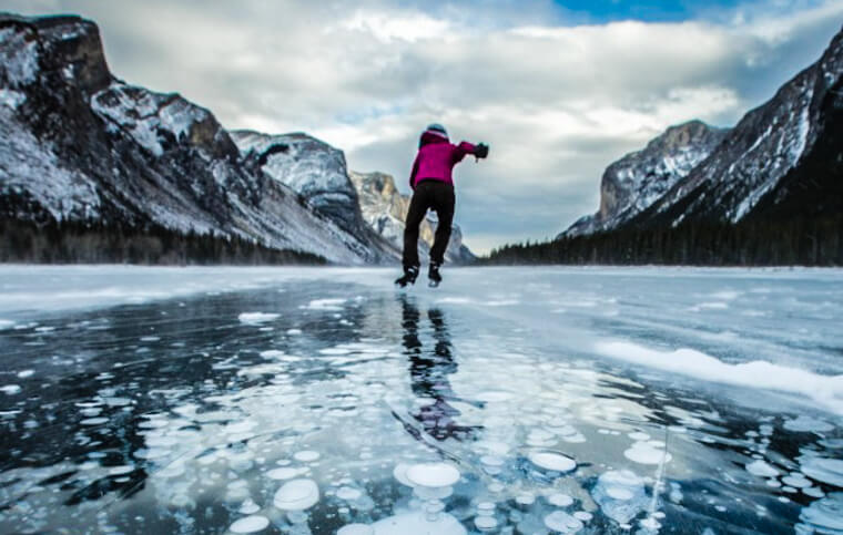 Abraham-Lake-ice-skating