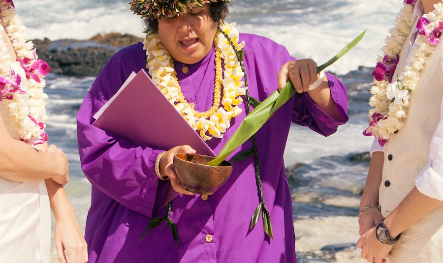 Hawaiiain-Traditional-Wedding-Ring-Blessing