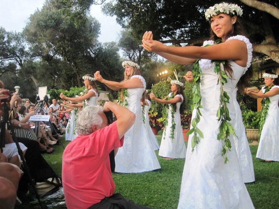 hula-dance-hawaiian-wedding