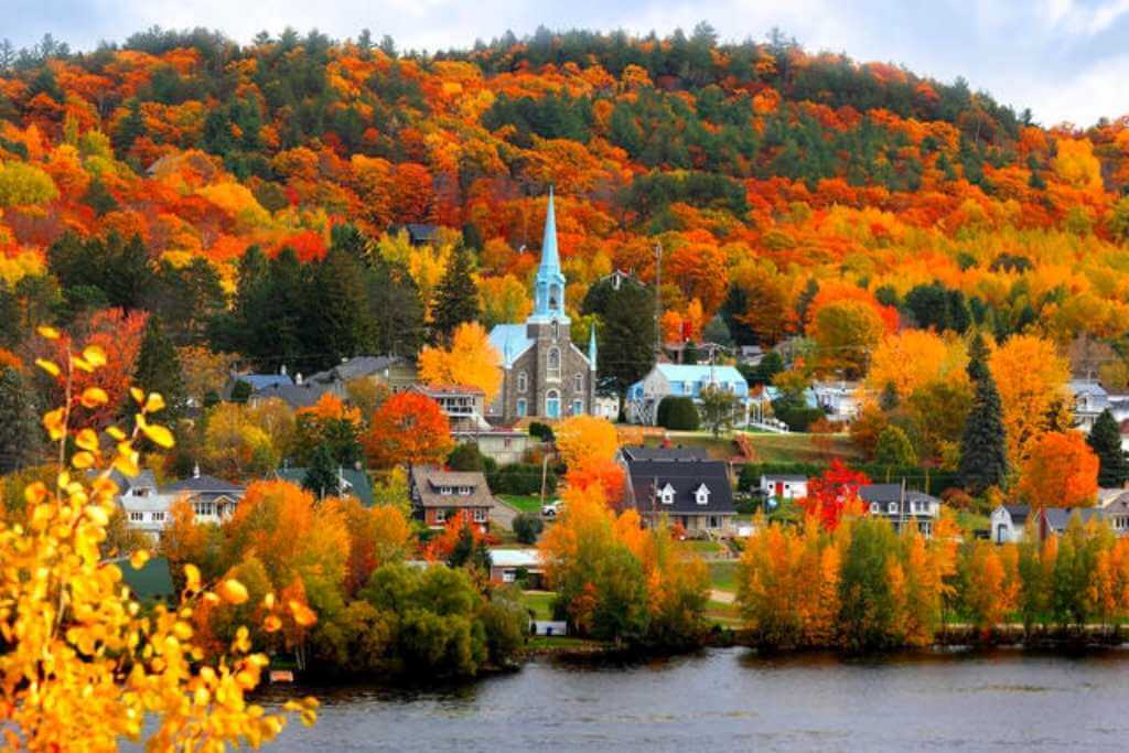 Canadian-Town-autumn