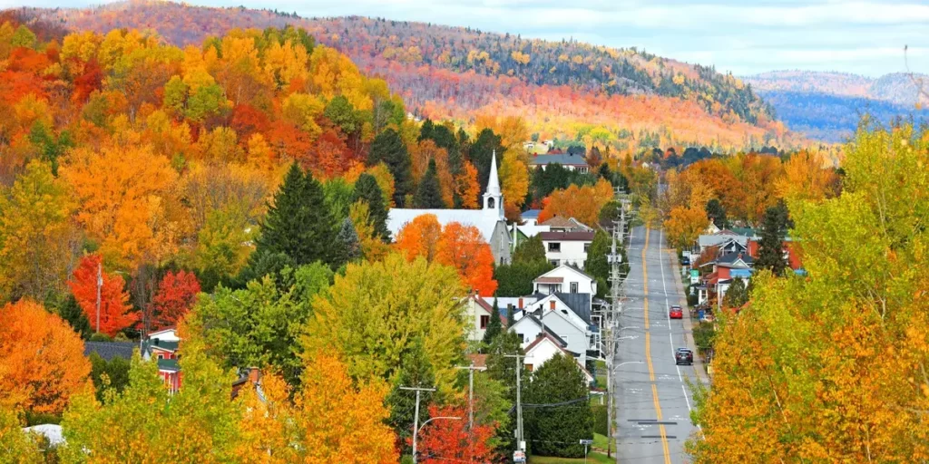 St-Lawrence-Route-In-Quebec-autumn
