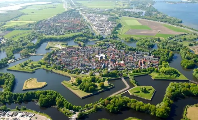 Naarden-village