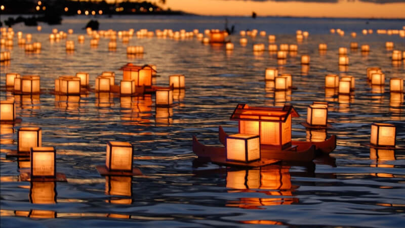 Hawaii-Floating-Lantern-Festival