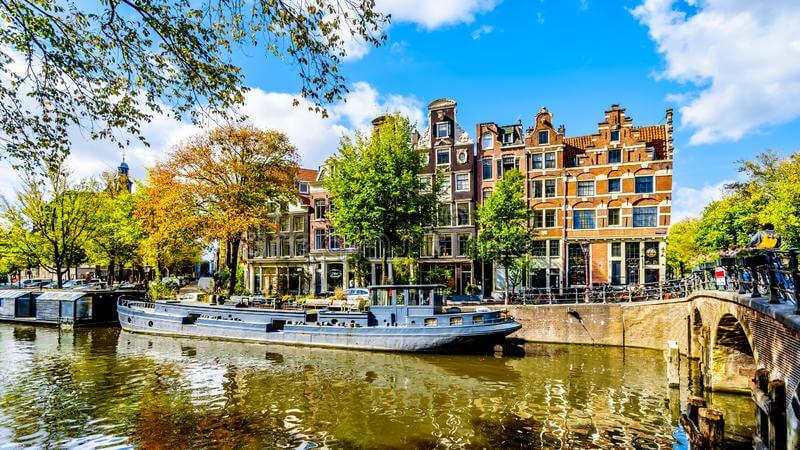 The-Best-Small-Canals-In-Amsterdam-You-Should-Know