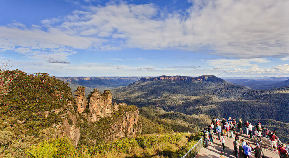 The-Three-Sisters-From-Echo-Point-Lookout