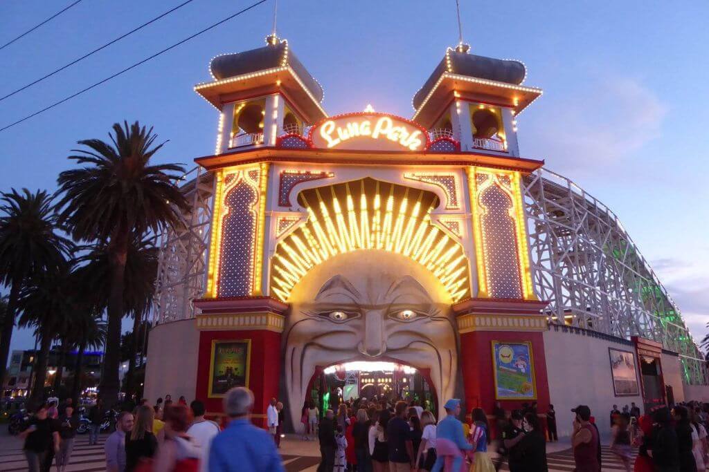luna-park-fun-things-to-do-in-Melbourne-at-night