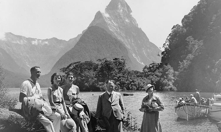 Early-tourists-in-Milford-Sound