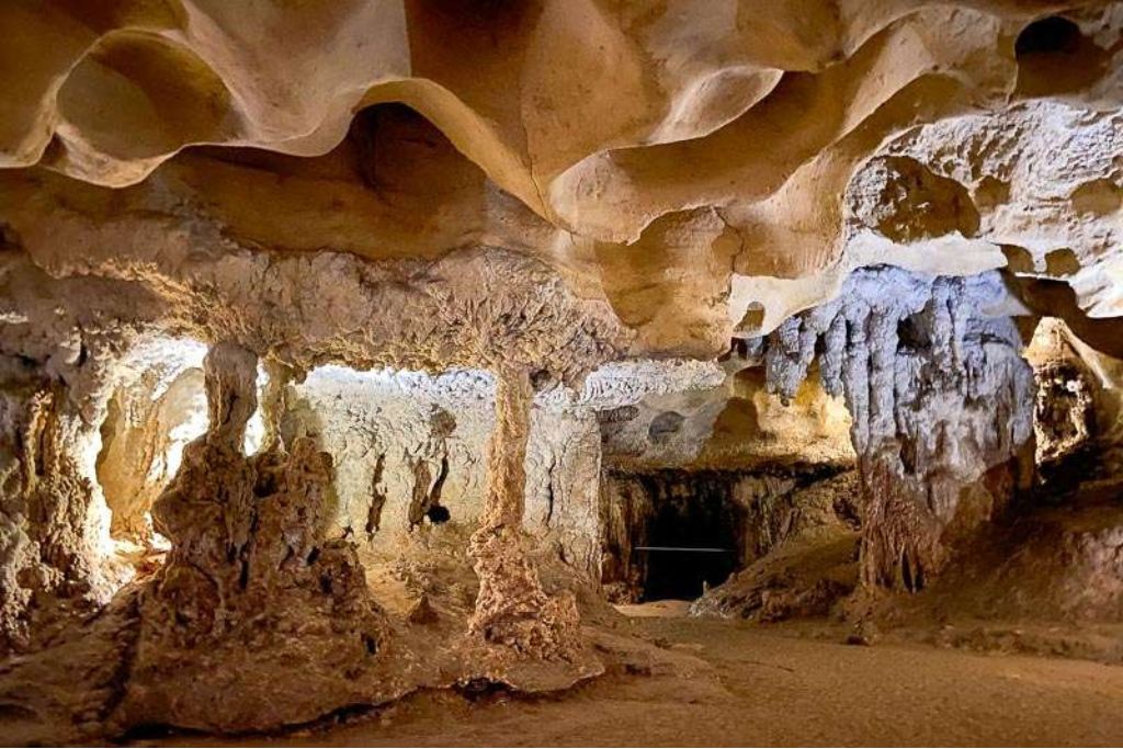 Naracoorte-Caves-best-caves-australia