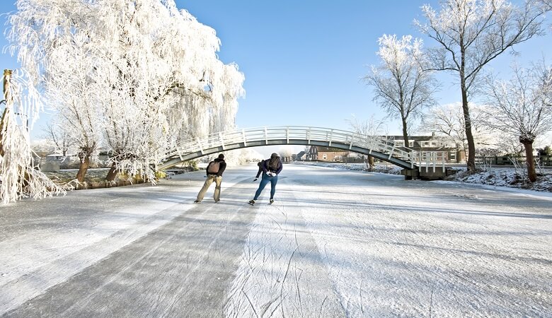 ice-skating-Giethorrn