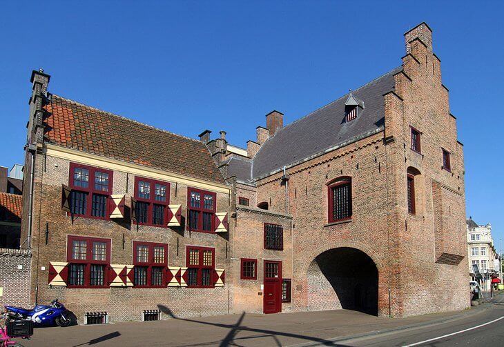 netherlands-the-hague-prison-gate-museum 