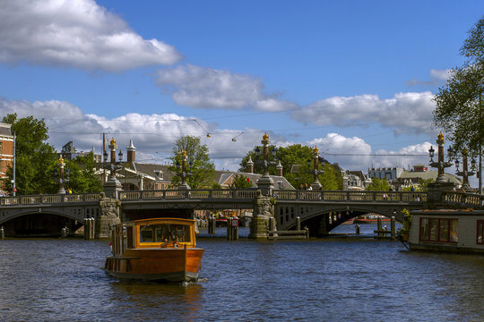the-blue-bridge-amsterdam