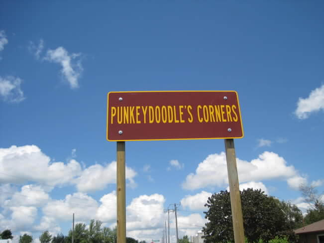 Punkeydoodles-Corners-funny-canadian-town-names