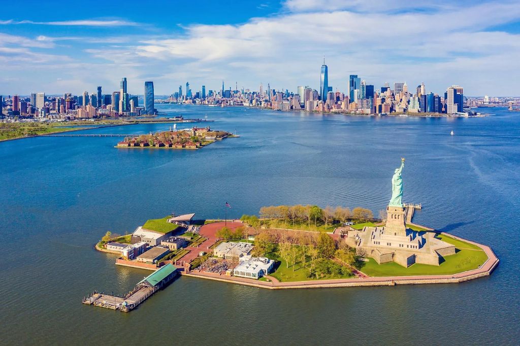 one-world-observatory-best-view-of-statue-of-liberty