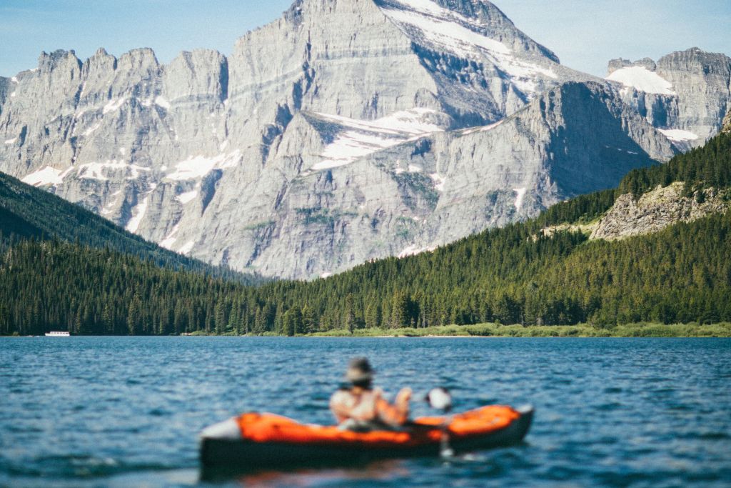kayaking-on-lake-mcdonald-glacier