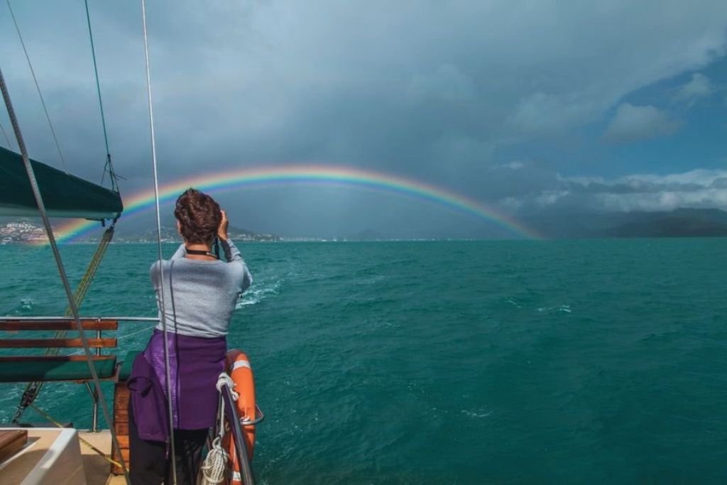 rainbow-spotted-after-rain-in-whitsundays
