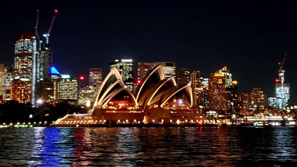 Sydney-Opera-House-night-unique-experiences
