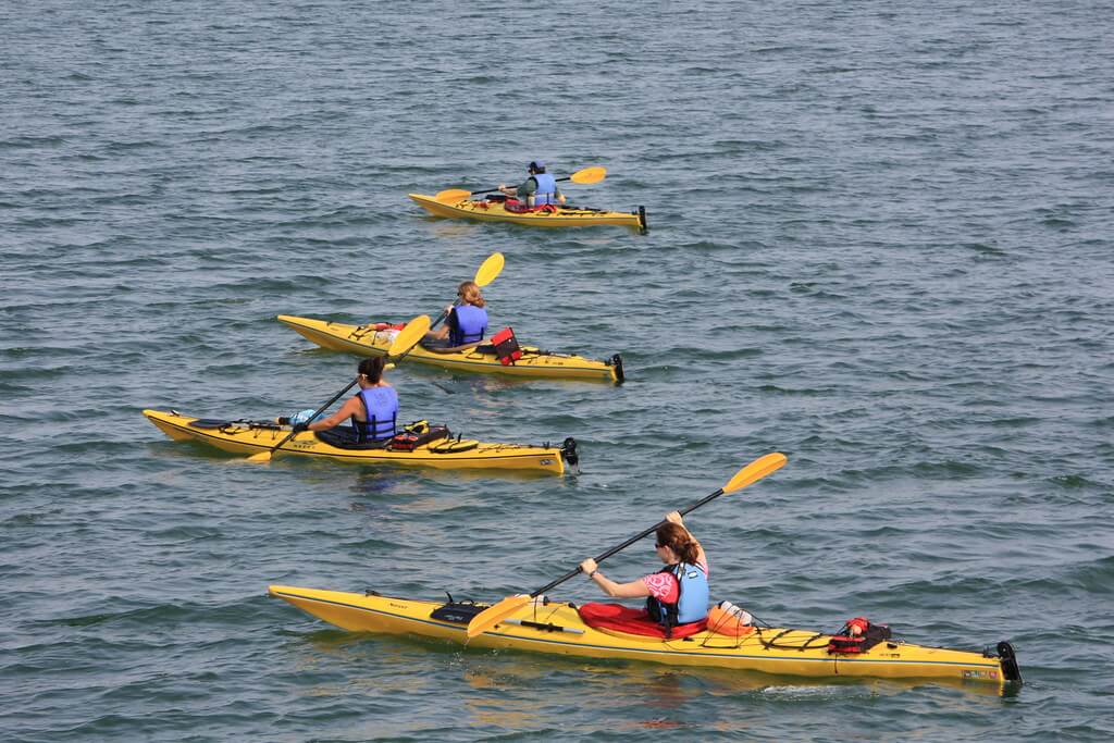kayaking-in-English-Bay-the-best-time-to-visit-vancouver