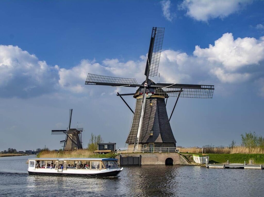 kinderdijk-take-a-boat-trip-What-you-NEED-to-know-before-taking-an-ultimate-day-trip.