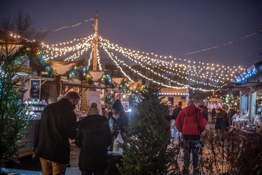 Montreal-Christmas-Village-Market-2022