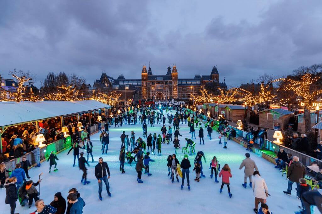 ice-skating-amsterdam-canals