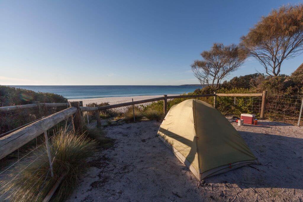 Camping-Bay-Of-Fires-Tasmania