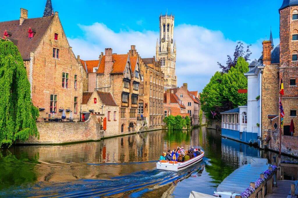 Bruges-day-trips-from-amsterdam