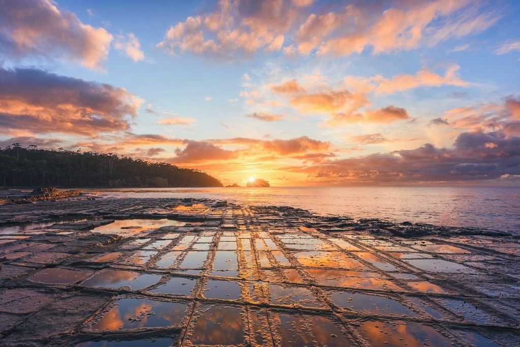 sunset-at-tessellated-pavement-tasmania