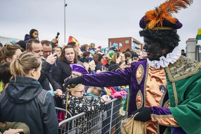 sinterklaas-explained-to-foreigners