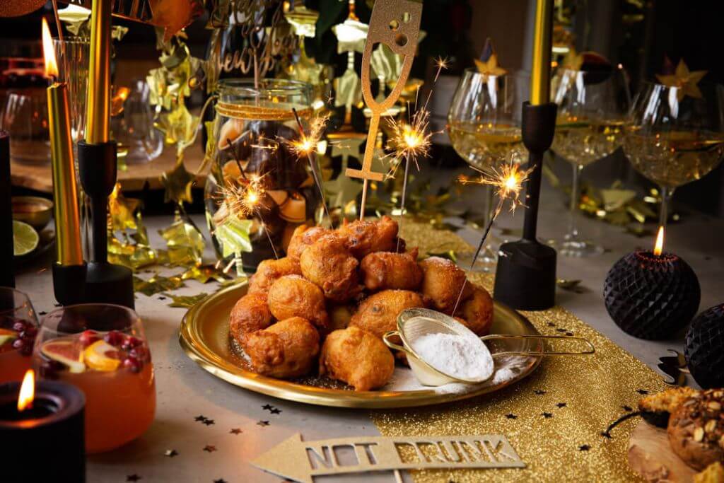 champagne-and-oliebollen