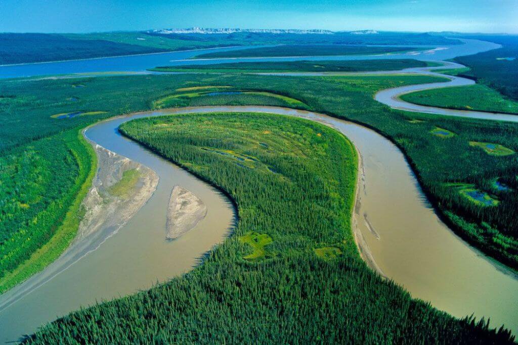 Mackenzie-longest-river-in-canada