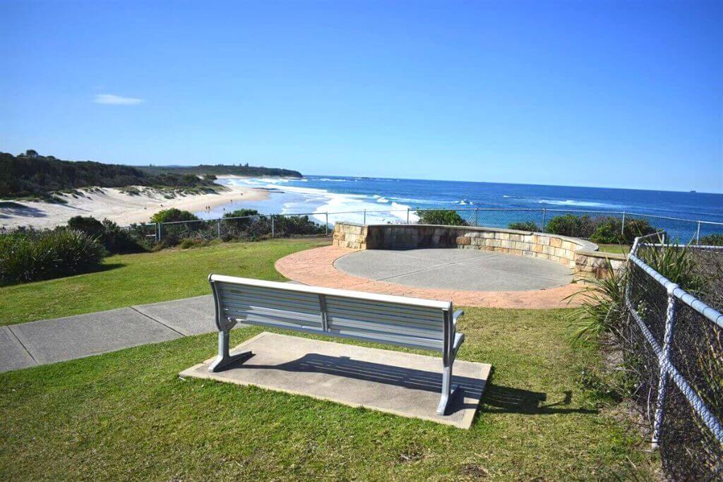 Caves-Beach-Lookout