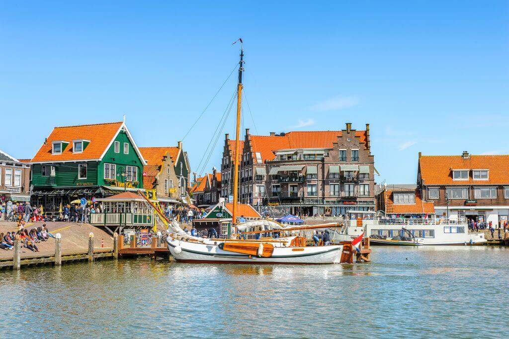 Volendam-Harbour-Head