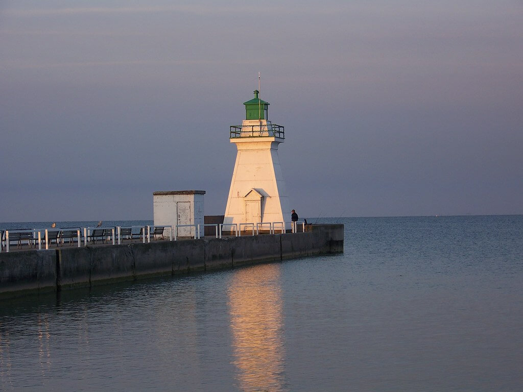 lighthouse-Port-Dover